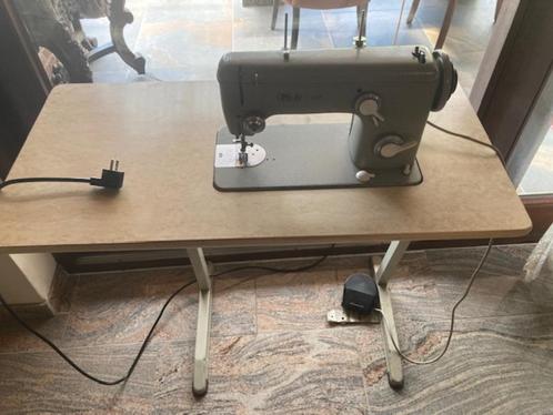 Industriële Pfaff 260 naaimachine loopt perfect 220v, Hobby en Vrije tijd, Naaimachines en Toebehoren, Gebruikt, Naaimachine, Pfaff
