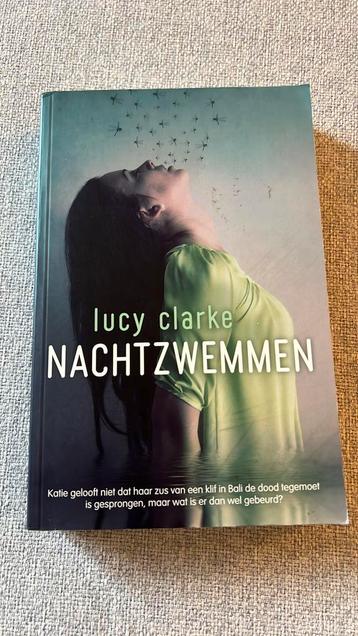 Lucy Clarke - Nachtzwemmen beschikbaar voor biedingen