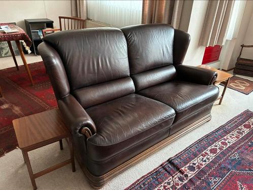 Klassieke leren 2-zitsbank /donkerbruin /vintage stijl, Huis en Inrichting, Banken | Bankstellen, Zo goed als nieuw, Tweepersoons