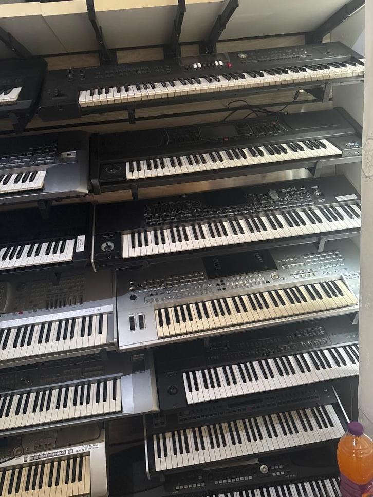 Verschillende keyboards Met Garantie, Muziek en Instrumenten, Keyboards, Gebruikt, 61 toetsen, Overige merken, Aanslaggevoelig
