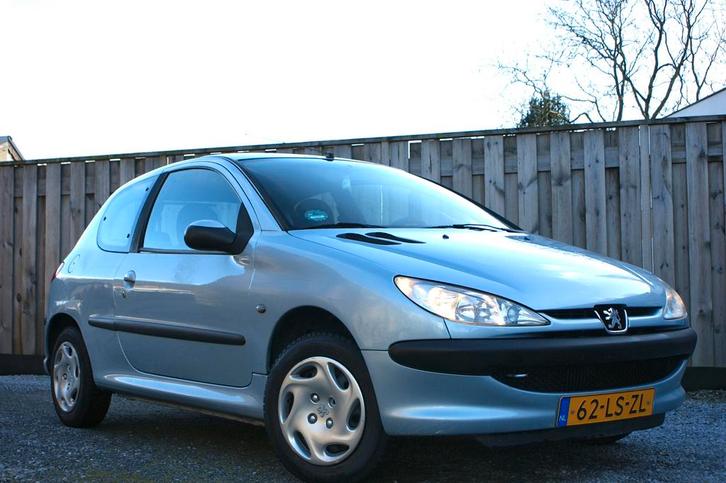 Peugeot 206 1.1 XR - 2003 - Nieuwe APK - Orig NL, Auto's, Peugeot, Particulier, Airbags, Boordcomputer, Centrale vergrendeling