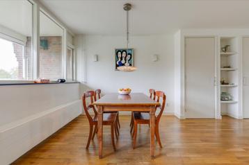 Houten Eettafel - Stevig en Stijlvol! beschikbaar voor biedingen