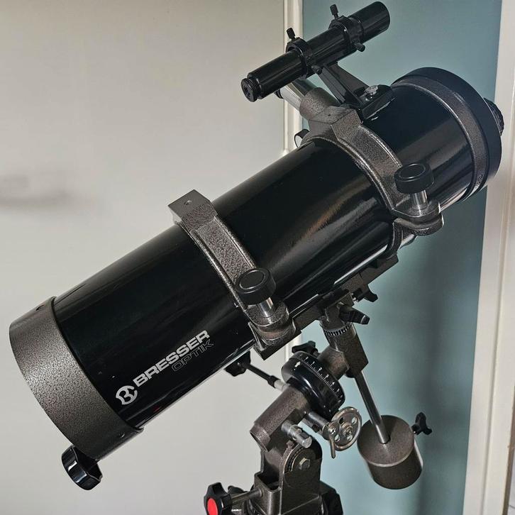 Bresser Optik Spiegeltelescoop met Statief, Audio, Tv en Foto, Optische apparatuur | Telescopen, Gebruikt, Spiegeltelescoop (reflector)