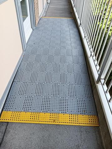 MOET WEG! Oprij hulp / oprij plaat, z.g.a.n. beschikbaar voor biedingen