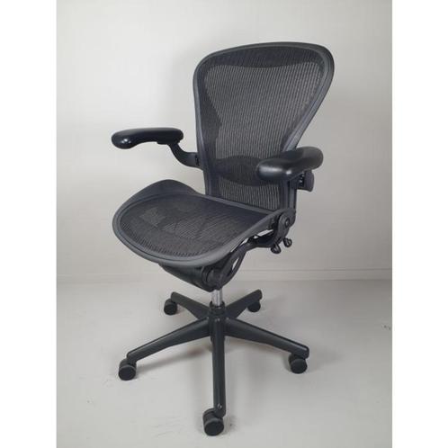 Herman Miller Aeron Graphite, Huis en Inrichting, Bureaustoelen, Zo goed als nieuw, Bureaustoel, Overige kleuren, Ergonomisch