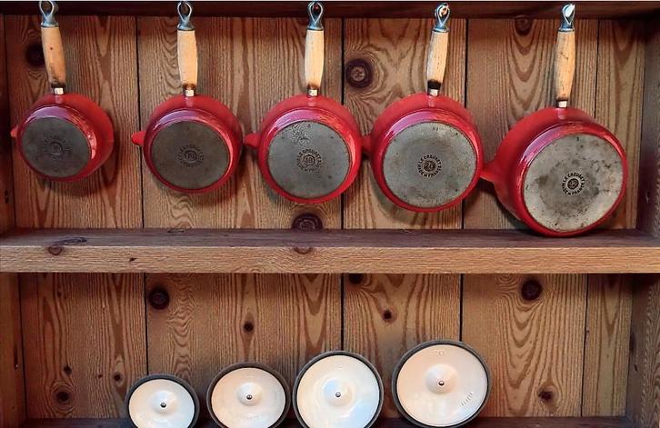 Vintage LE CREUSET set 5 pannen 4 met deksel kersenrood G294, Huis en Inrichting, Keuken | Potten en Pannen, Gebruikt, Pannenset