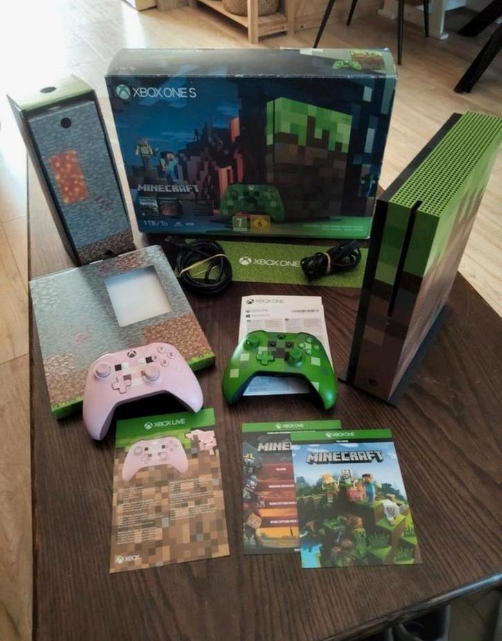 Xbox one S Minecraft edition (CIB) + PIG controller., Spelcomputers en Games, Spelcomputers | Xbox One, Zo goed als nieuw, Xbox One S
