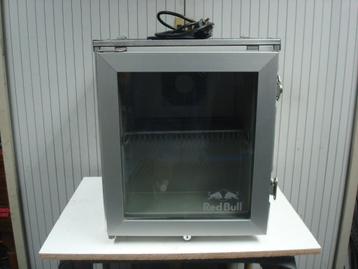 MINI  KOELKAST  van RED BULL . beschikbaar voor biedingen