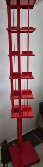 Boekenmolen boekentoren  metaal rood 180 hoog., Huis en Inrichting, Ophalen, Zo goed als nieuw