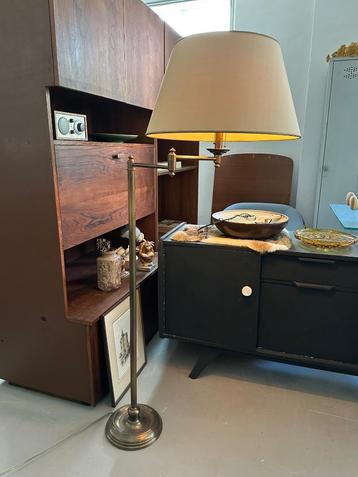 Antieke, vintage, brocante schemerlamp, vloerlamp beschikbaar voor biedingen
