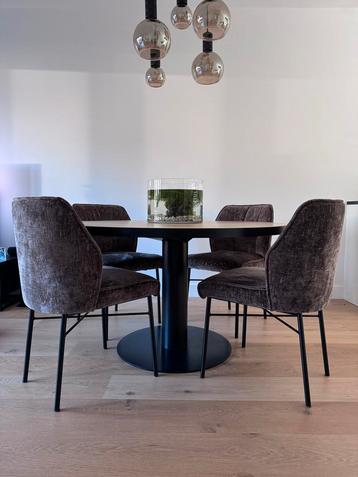 Eetkamertafel Eikenhout | NIEUWSTAAT beschikbaar voor biedingen