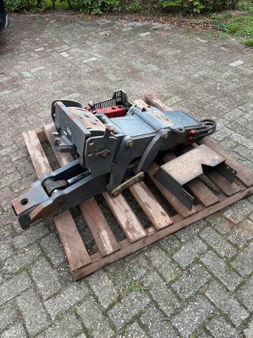 Oppikhaak komt van Fendt 820 beschikbaar voor biedingen