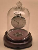 Zakhorloge Junghans astra met zilveren ketting onder stolp, Ophalen of Verzenden