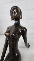RANDZITTER / DAME / VROUW / bronzen tuinbeeld / 39 cm, Ophalen of Verzenden