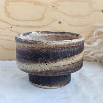 Vintage seventies bloempot bruintinten beschikbaar voor biedingen