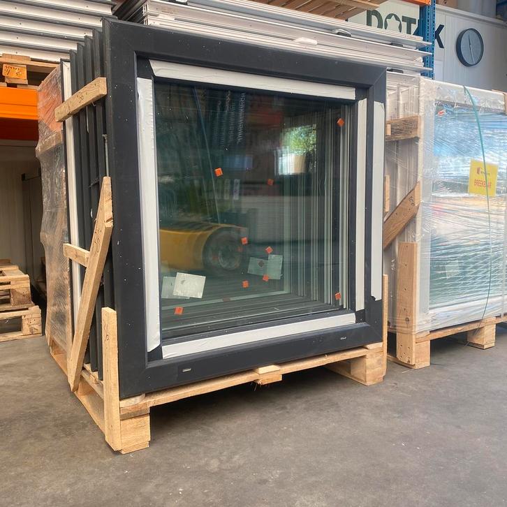 Kunststof raamkozijn / draai-kiep raam, antraciet, 1000x1000, Doe-het-zelf en Verbouw, Kozijnen en Schuifpuien, Nieuw, Raamkozijn