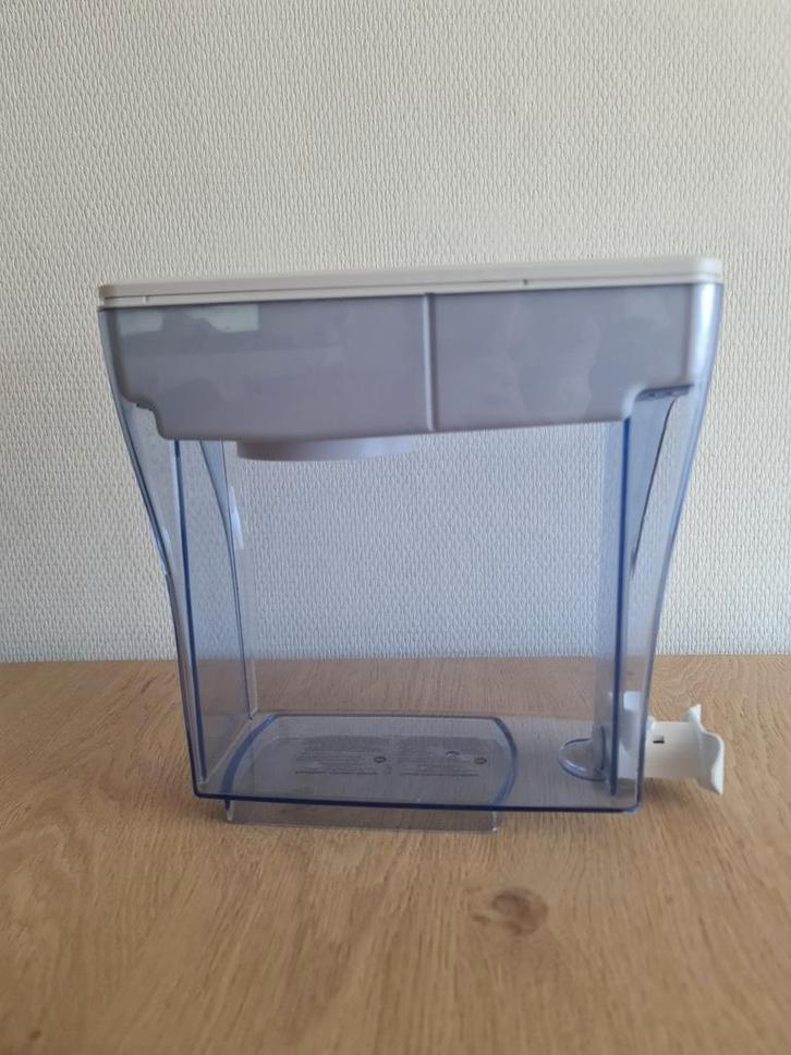 ZeroWater 4,7 L waterfilterkan - met handig drukkraantje, Huis en Inrichting, Keuken | Keukenbenodigdheden, Zo goed als nieuw