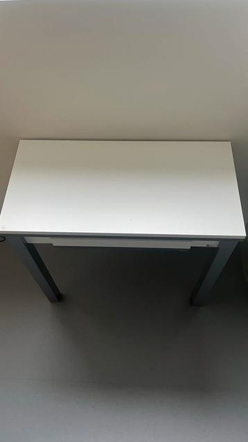 Bureau met Schuiflade - 80x40x77cm beschikbaar voor biedingen