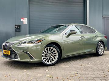 Lexus ES 300h Executive Line NAP CARPLAY 360 CAMERA KEYLESS  beschikbaar voor biedingen