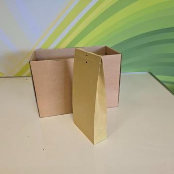 120 stuks Akte kadotasjes zakjes 229x324 cm met strip beschikbaar voor biedingen