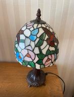 Prachtige Tiffany Lamp met Bloemen en Kolibries, Huis en Inrichting, Lampen | Vloerlampen, Ophalen of Verzenden, Gebruikt, Glas