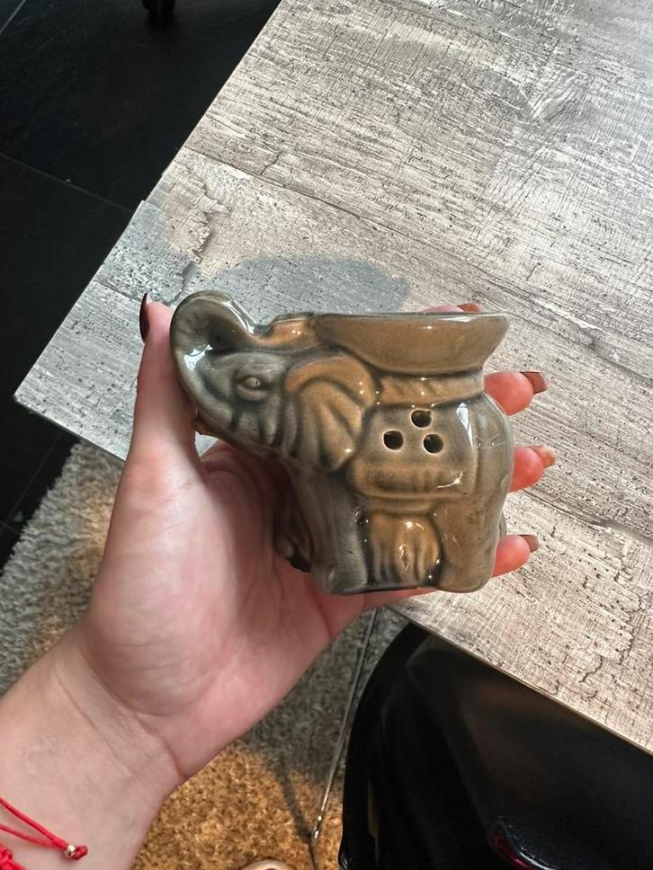 Keramische olifant geurbrander / waxmelter, Huis en Inrichting, Badkamer | Badtextiel en Accessoires, Zo goed als nieuw, Ophalen