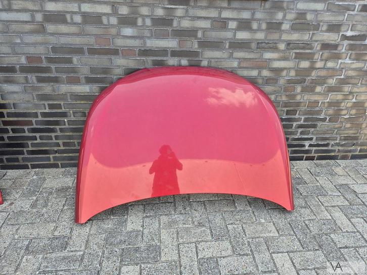 Seat Ibiza 6j 2008 - 2013 motorkap rood klein plekje €100, Auto-onderdelen, Carrosserie en Plaatwerk, Motorkap, Seat, Gebruikt