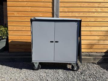 MVV TACKBOX XL MODEL CONCOURSKAST ZADELKAST beschikbaar voor biedingen