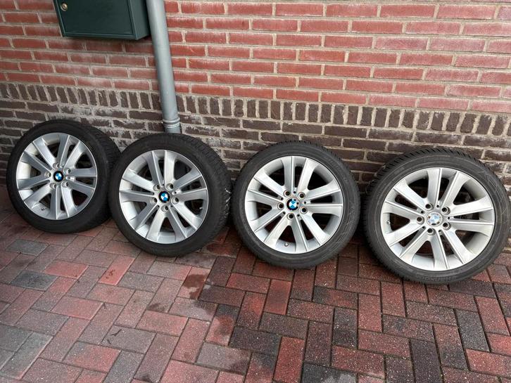 Originele BMW 17 inch velgen met winterbanden, Auto diversen, Tuning en Styling, Ophalen