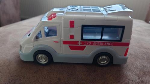 Nessiworld Ambulance met frictiemotor en geluid, Hobby en Vrije tijd, Modelauto's | 1:32, Zo goed als nieuw, Auto, Ophalen of Verzenden