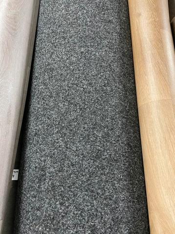 Antraciet Beurstapijt / Vilttapijt Restpartij | 25,00x4,00mt beschikbaar voor biedingen