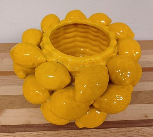 Citroenvaas / bloempot van Des Pots, Huis en Inrichting, Woonaccessoires | Vazen, Zo goed als nieuw, Geel, Minder dan 50 cm, Aardewerk of Porselein