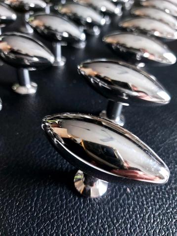 Nikkel Glans Knoppen Ovaal Puntig - 39 stuks beschikbaar voor biedingen