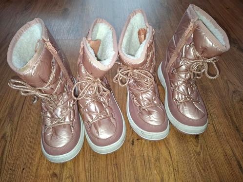 Tweeling meisjes gevoerde Winter laarzen ( snowboots) mt 33, Kinderen en Baby's, Tweelingen en Meerlingen, Zo goed als nieuw, Kleding