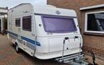Hobby 440 de luxe. mover. nieuwe voortent en luifel., Caravans en Kamperen, Caravans, Vast bed, Hobby, Treinzit, 750 - 1000 kg