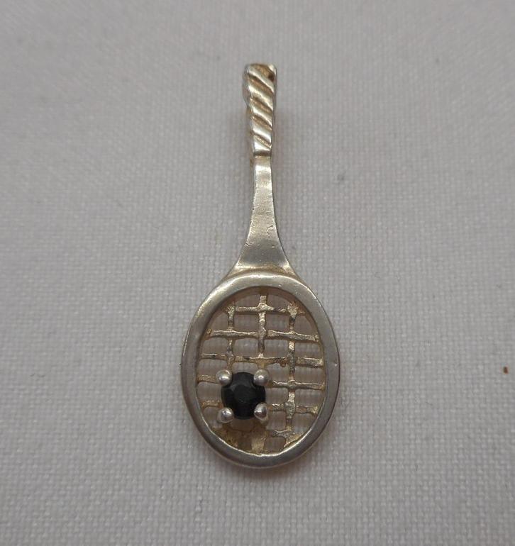Zilveren hangertje van een Tennisracket met steentje nr.1093, Sieraden, Tassen en Uiterlijk, Kettinghangers, Zo goed als nieuw