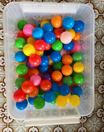 Heel veel ballenbak ballen - kwalitatieve ballen  beschikbaar voor biedingen
