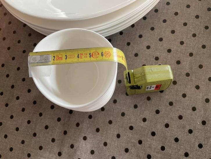 IKEA SKYN design servies wit 21986/ dipschaaltje, Huis en Inrichting, Keuken | Servies, Zo goed als nieuw, Bord(en), Overige stijlen