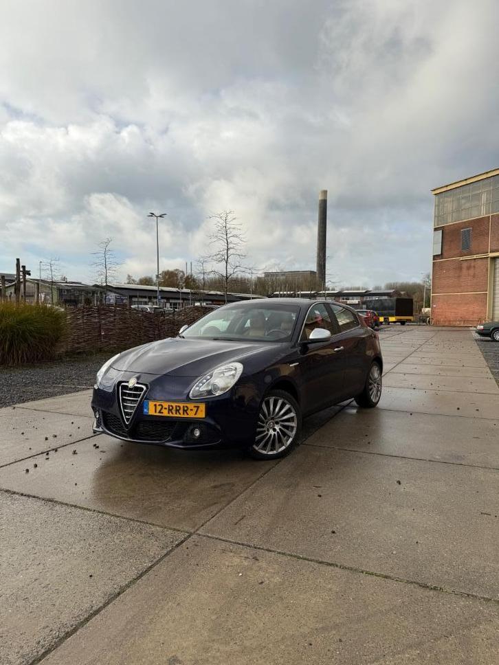 Alfa Romeo Giulietta 1.4 T 2011 | Veel onderhoud + gr. beurt, Auto's, Alfa Romeo, Particulier, Giulietta, ABS, Airbags, Airconditioning