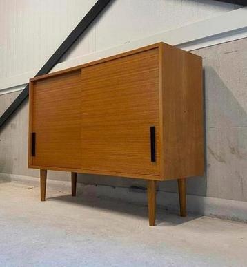 ! OPRUIMING ! Vintage Midboard Retro Kastje 60s Dressoir beschikbaar voor biedingen