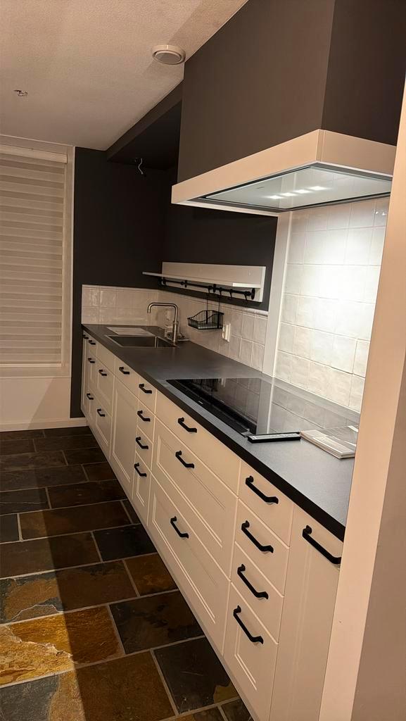 Keuken incl. Koelkast, Vaatwasser, Oven, Kookplaat/Afzuig, Huis en Inrichting, Keuken | Complete keukens, Zo goed als nieuw, Dubbelwandige keuken