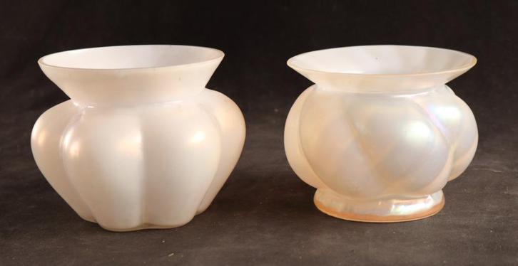 Paar antieke iriserende vaasjes, Antiek en Kunst, Antiek | Glas en Kristal, Ophalen of Verzenden