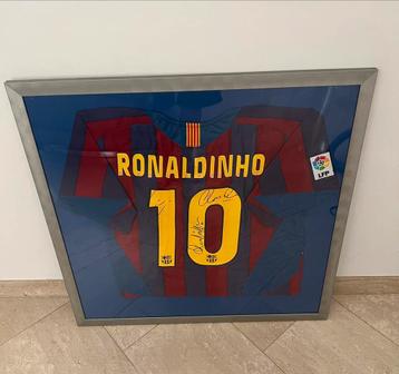 Gesigneerd Barcelona Shirt Ronaldinho + ………….. beschikbaar voor biedingen