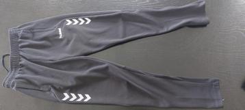 Hummel sportbroek maat 152 beschikbaar voor biedingen