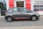 Toyota Yaris 1.5 VVT-i Design Red met trekhaak (bj 2017), 12 maanden, Stof, Gebruikt, Euro 6