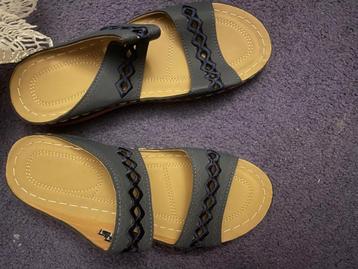 Sandalen beschikbaar voor biedingen
