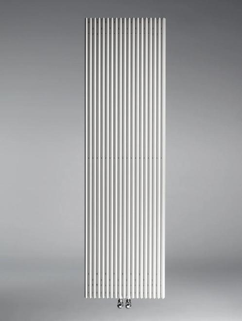 Verticale designradiator wit (Jaga Iguana Aplano Wand Plus), Doe-het-zelf en Verbouw, Verwarming en Radiatoren, Gebruikt, Radiator