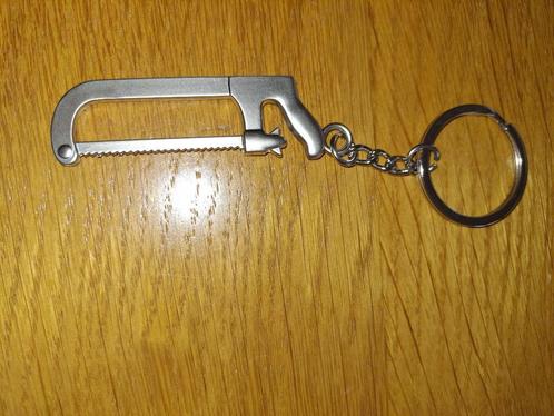 Sleutelhanger ijzerzaag, Verzamelen, Sleutelhangers, Nieuw, Ophalen of Verzenden