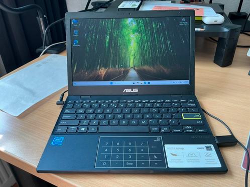 Asus E 210M laptop, Computers en Software, Windows Laptops, Zo goed als nieuw, 11 inch, SSD, Minder dan 2 Ghz, 4 GB, Qwerty, Ophalen of Verzenden