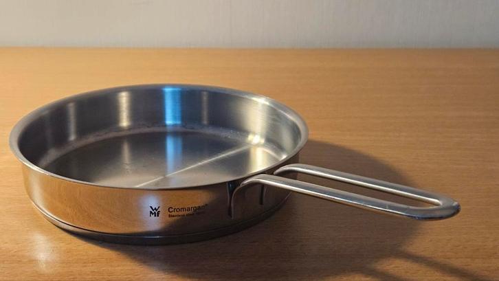 WMF Lage Steelpan - Cromargan 18/10.  Zo goed als nieuw, Huis en Inrichting, Keuken | Potten en Pannen, Gebruikt, Koekenpan of Braadpan